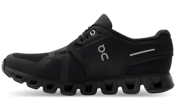 Cloud 5 „Complet Negru”