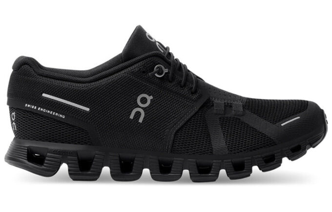 Cloud 5 „Complet Negru”