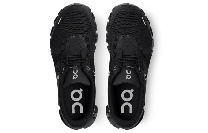 Cloud 5 „Complet Negru”