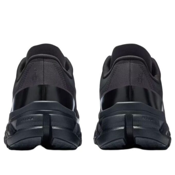 Cloudflow 4 IKON „Negru Magnet” Cloudflow 4 IKON „Negru Magnet”