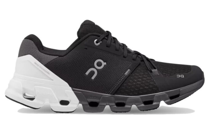 Cloudflyer 4 „Negru Alb”