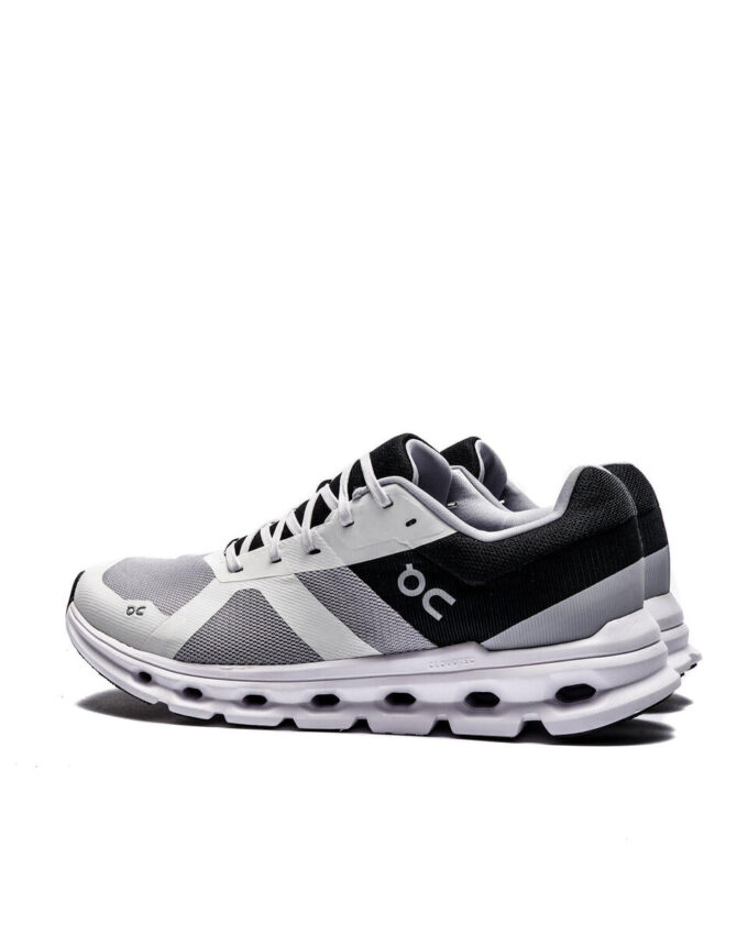 Cloudrunner „Ghețar Negru”
