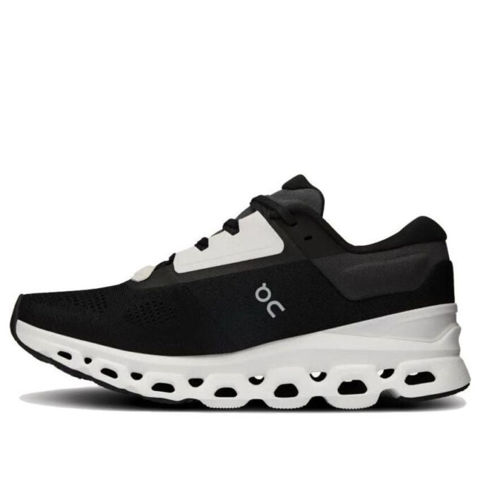 Cloudstratus 3 „Negru Alb” Cloudstratus 3 „Negru Alb”