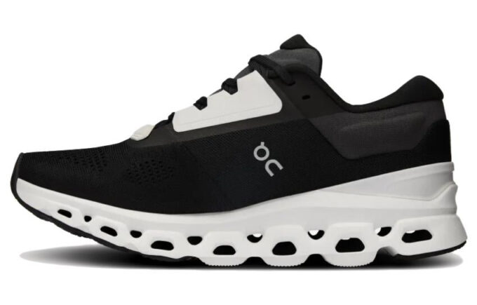 Cloudstratus 3 „Negru Alb” Cloudstratus 3 „Negru Alb”