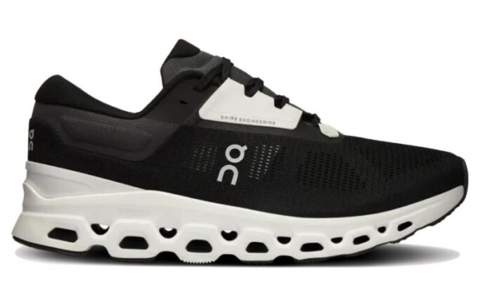 Cloudstratus 3 „Negru Alb” Cloudstratus 3 „Negru Alb”