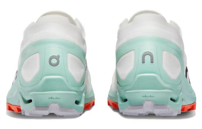 Cloudventure Peak 3 „Alb Verde”