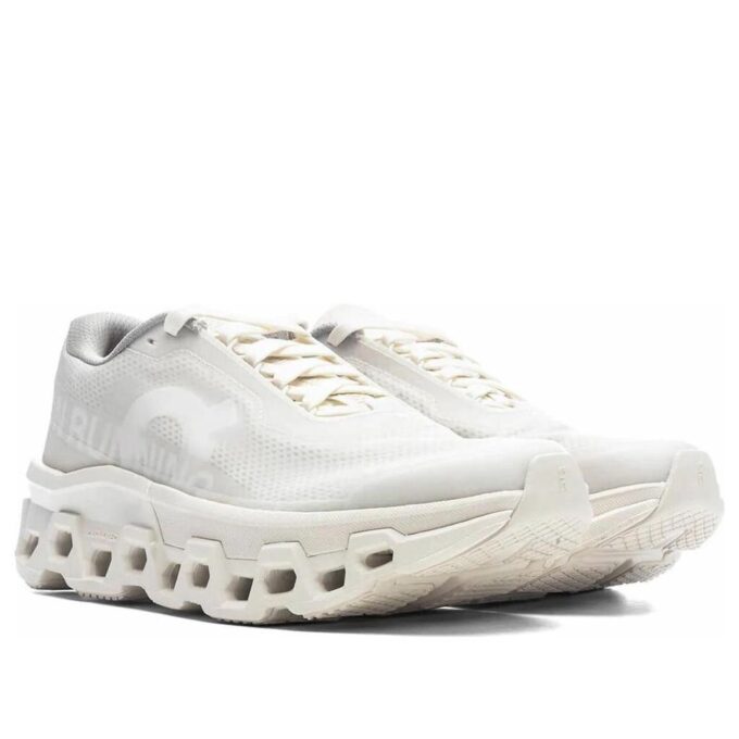 On Running x INVINCIBLE Cloudmonster 2 „Fil Alb”