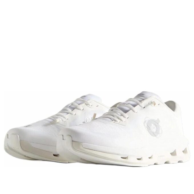 On Running x Kith Cloudzone „Gheață Albă”