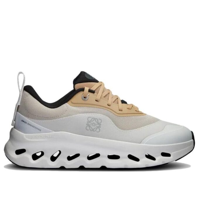 On Running x LOEWE Cloudtilt 2 „Alb Bej”
