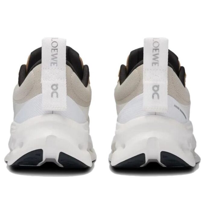 On Running x LOEWE Cloudtilt 2 „Alb Bej”