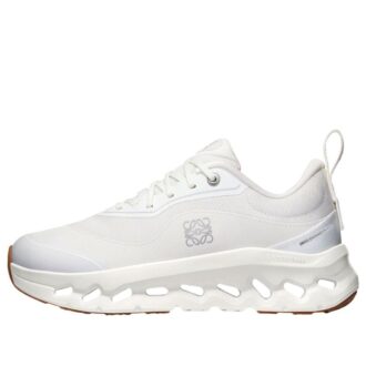 On Running x LOEWE Cloudtilt 2 „Alb Total” On Running x LOEWE Cloudtilt 2 „Alb Total”