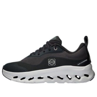 On Running x LOEWE Cloudtilt 2 „Negru”