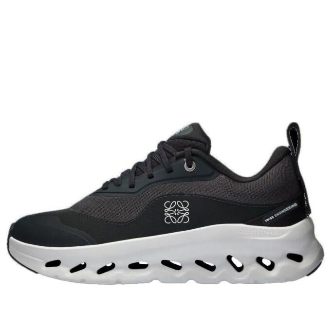 On Running x LOEWE Cloudtilt 2 „Negru”