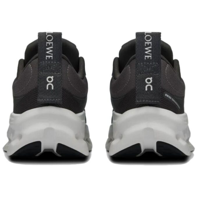 On Running x LOEWE Cloudtilt 2 „Negru”