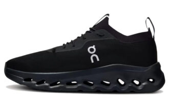 On Running x LOEWE Cloudtilt „Complet Negru”