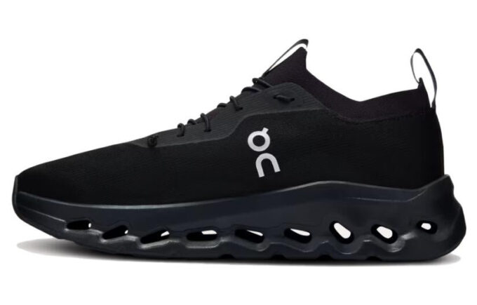On Running x LOEWE Cloudtilt „Complet Negru” On Running x LOEWE Cloudtilt „Complet Negru”
