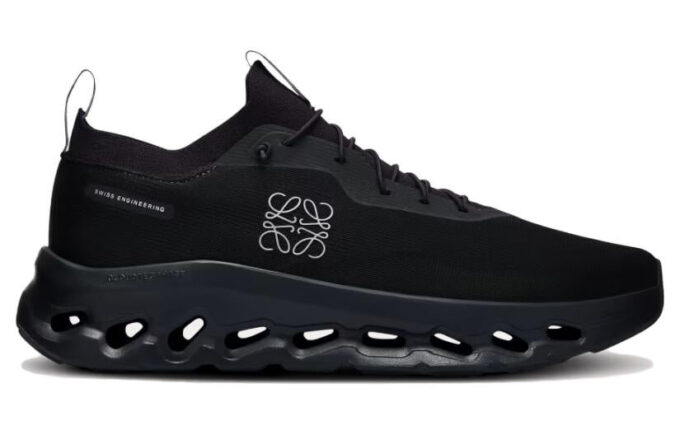 On Running x LOEWE Cloudtilt „Complet Negru” On Running x LOEWE Cloudtilt „Complet Negru”