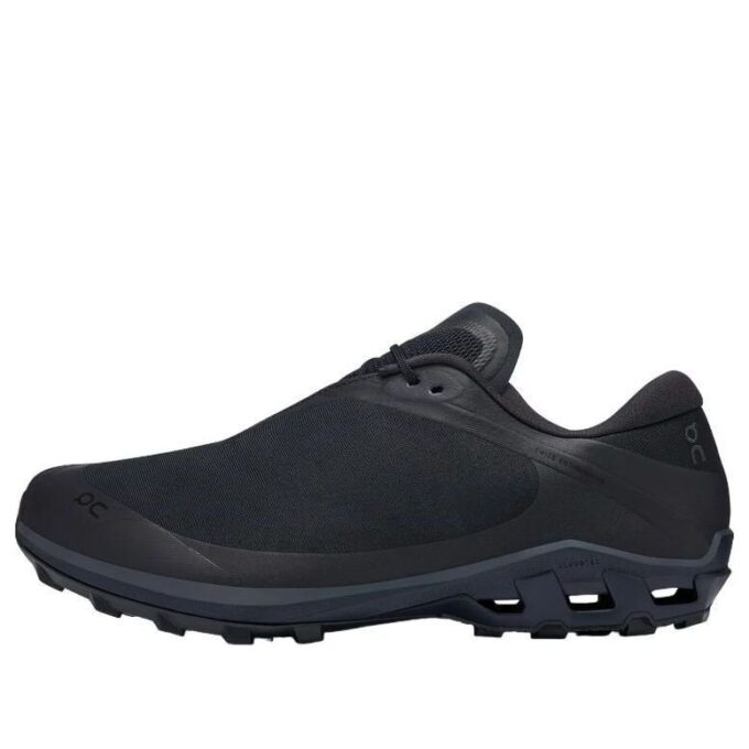 On Running x Post Archive Faction Cloudventure „Tot Negru”